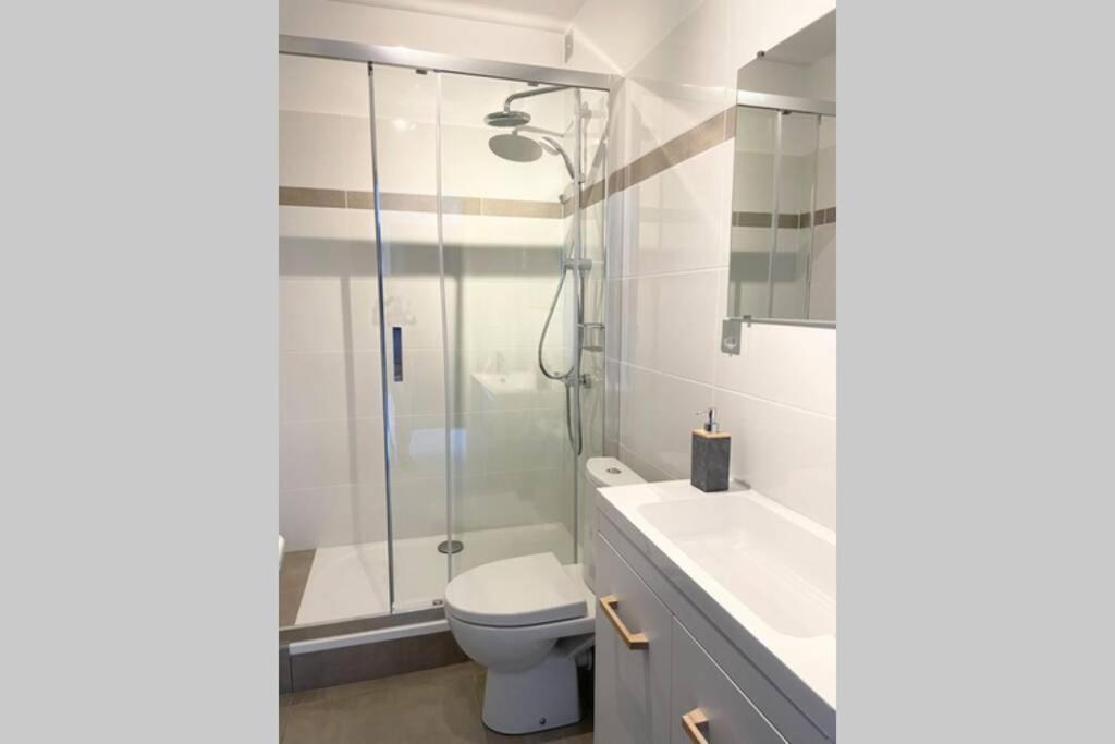 Superbe appartement avec parking gratuit sur place Brive-la-Gaillarde Extérieur photo
